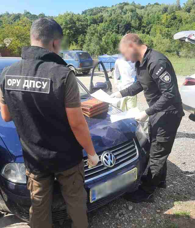 На Львівщині викрили організацію незаконного виїзду чоловіків за кордон (ФОТО)