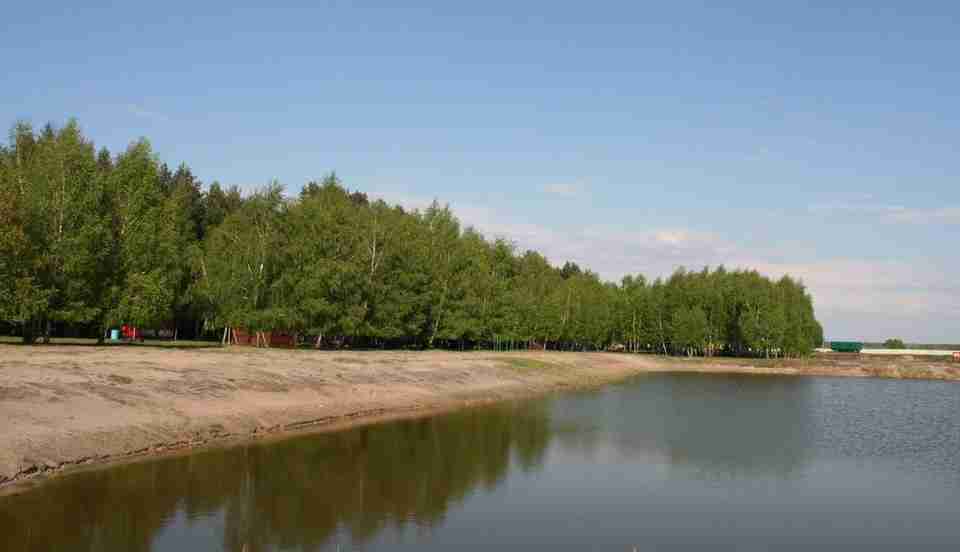 На Львівщині юнак потонув в озері на території бази відпочинку
