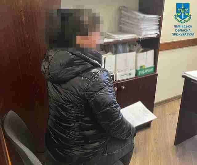 На Львівщині затримали жінку, яка уклала фіктивний шлюб з родичем для виїзду за кордон