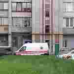 На Львівщині медики не змогли врятувати чоловіка, що впав з 6 поверху