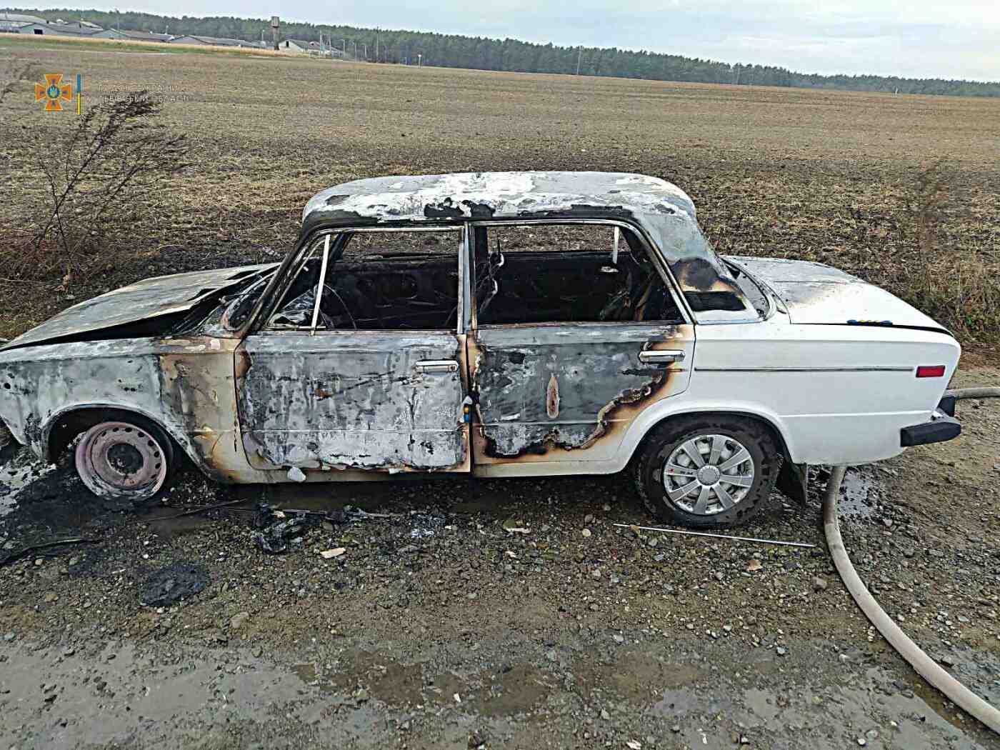 На Львівщині під час руху спалахнуло авто (ФОТО)
