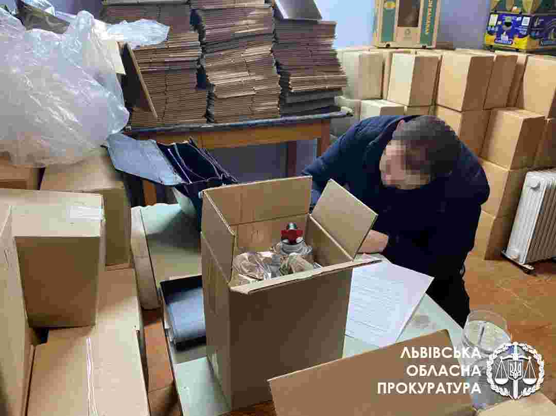 На Львівщині «прикрили» цех з виробництва фальсифікованого алкоголю (фото)