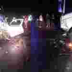 На Львівщині внаслідок зіткнення «Renault Kangoo» з автовозом «Scania» та автомобілем «Chevrolet Cruze» загинуло двоє людей (ФОТО)
