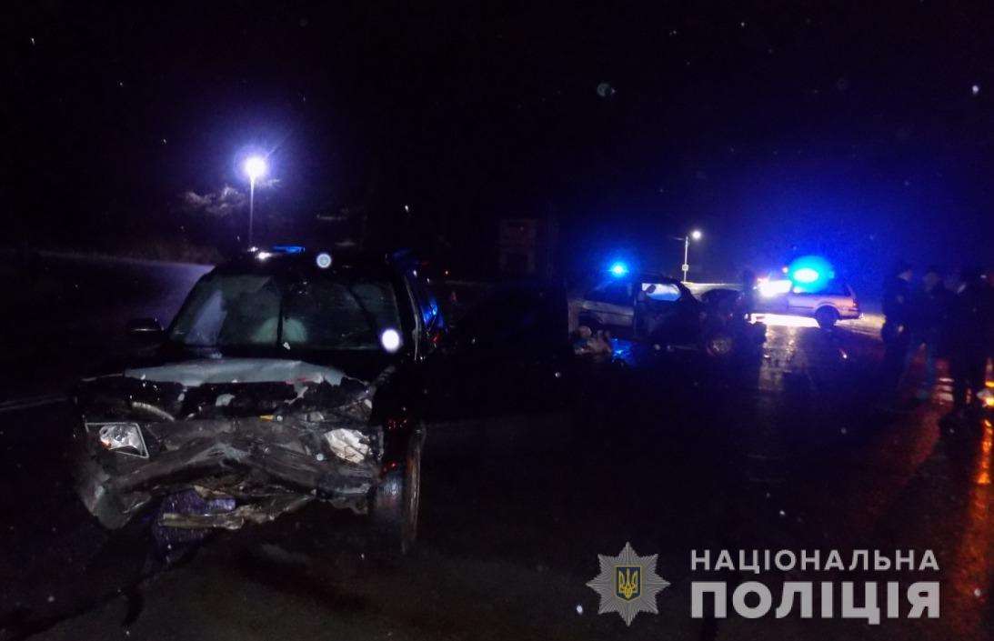 На Львівщині внаслідок зіткнення трьох авто постраждали четверо людей (фото)