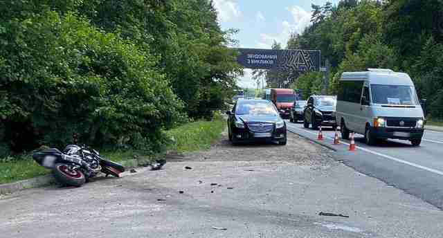 На Львівській об’їзній дорозі у ДТП постраждали двоє людей (ФОТО)