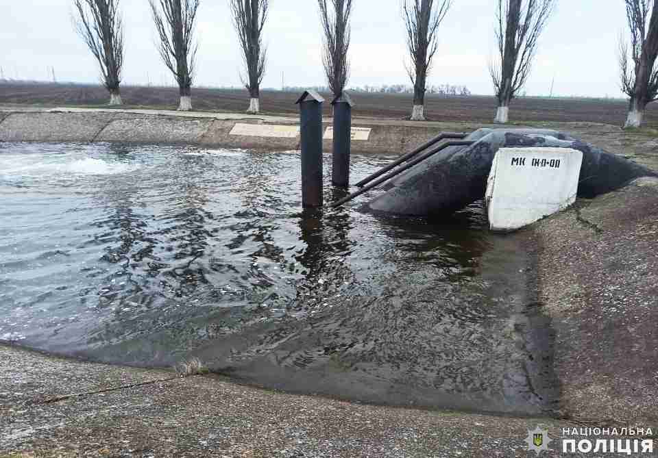 На Миколаївщині водій втопив поліцейську у каналі і втік з місця ДТП (ФОТО)