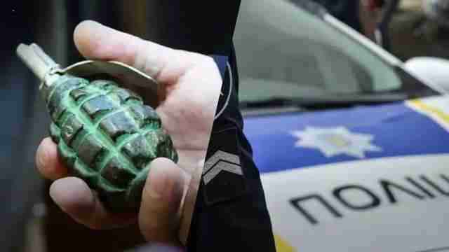 На Одещині чоловік у військовій формі підірвав гранату в автомобілі, водій якого зголосився його підвезти