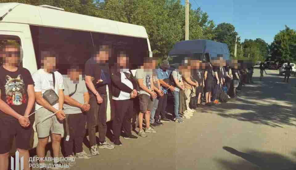 На Одещині сотня чоловіків намагалися незаконно перейти через державний кордон (ВІДЕО)