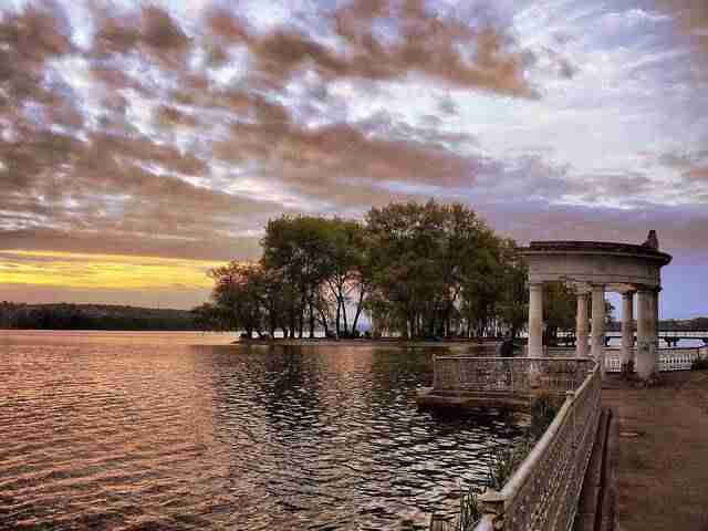 На «Острові закоханих» у міському озері Тернополя втопився чоловік
