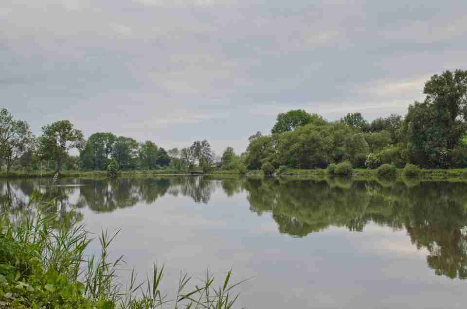 На озері у Львівській області втопилась дівчинка
