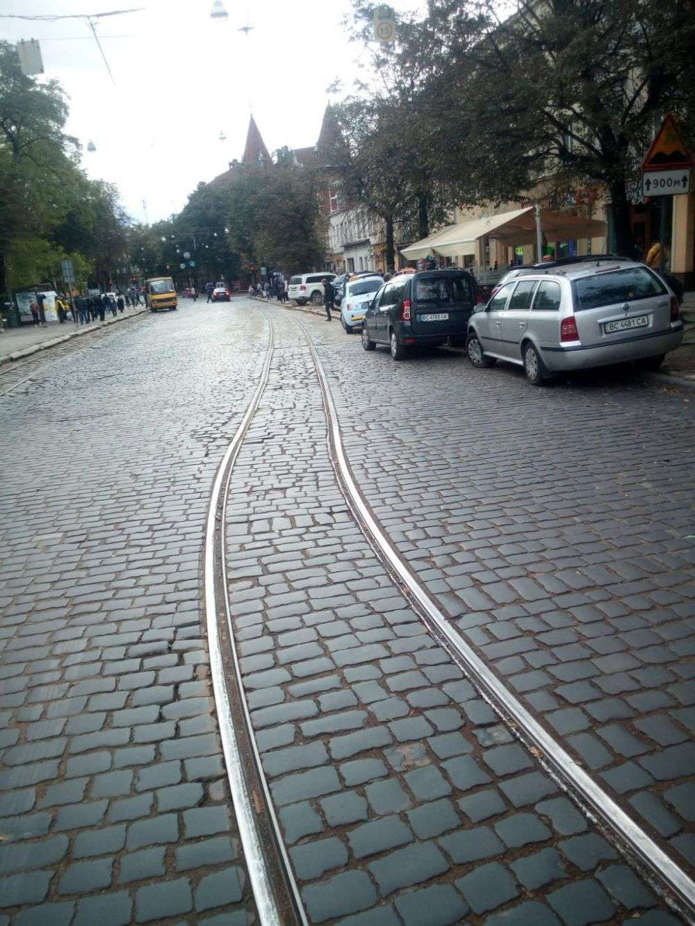 На площі Кропивницького замінили 37 метрів трамвайної колії (фото)