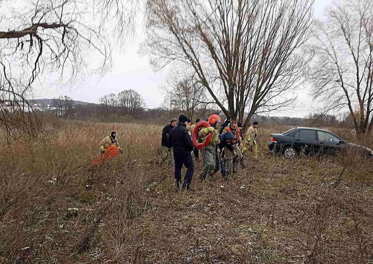 На Поліссі у болотах знайшли знесиленого чоловіка (ФОТО)
