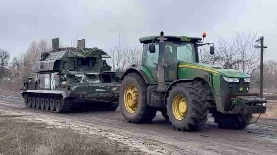 На Полтавщині у місцевих мешканців вилучили 11 танків і два броньовика