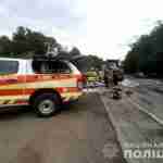 На Прикарпатті автомобіль на швидкості влетів в трактор - люди загинули на місці (фото, відео)
