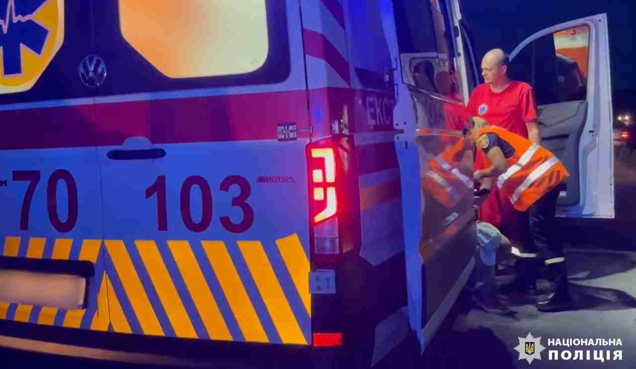 На Рівненщині внаслідок зіткнення двох автомобілів травмувалося п’ятеро людей, серед потерпілих немовля (ВІДЕО)
