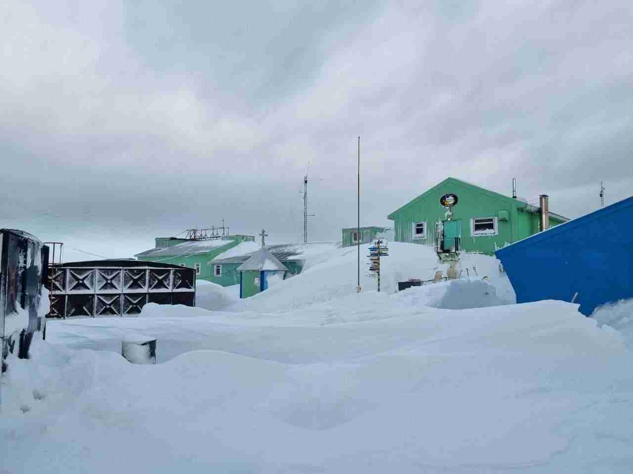 На станції «Академік Вернадський» зафіксували новий сніговий рекорд (ФОТО)