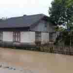 На Стрийщині рятувальники ліквідовують наслідки затоплення в селі (фото)