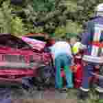 На Сумщині рятувальники деблокували з потрощених авто двох водіїв