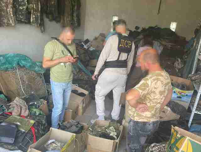 На Тернопільщині викрили ділків, які обкрадали ЗСУ та переселенців (фото)