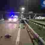 На трасі «Київ - Чоп» внаслідок ДТП відбійник проштрикнув автомобіль наскрізь (відео, фото)