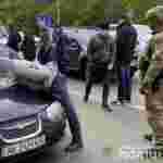 На трасі Київ-Житомир затримали озброєну банду злочинців, які катували та грабували людей (ФОТО, ВІДЕО)