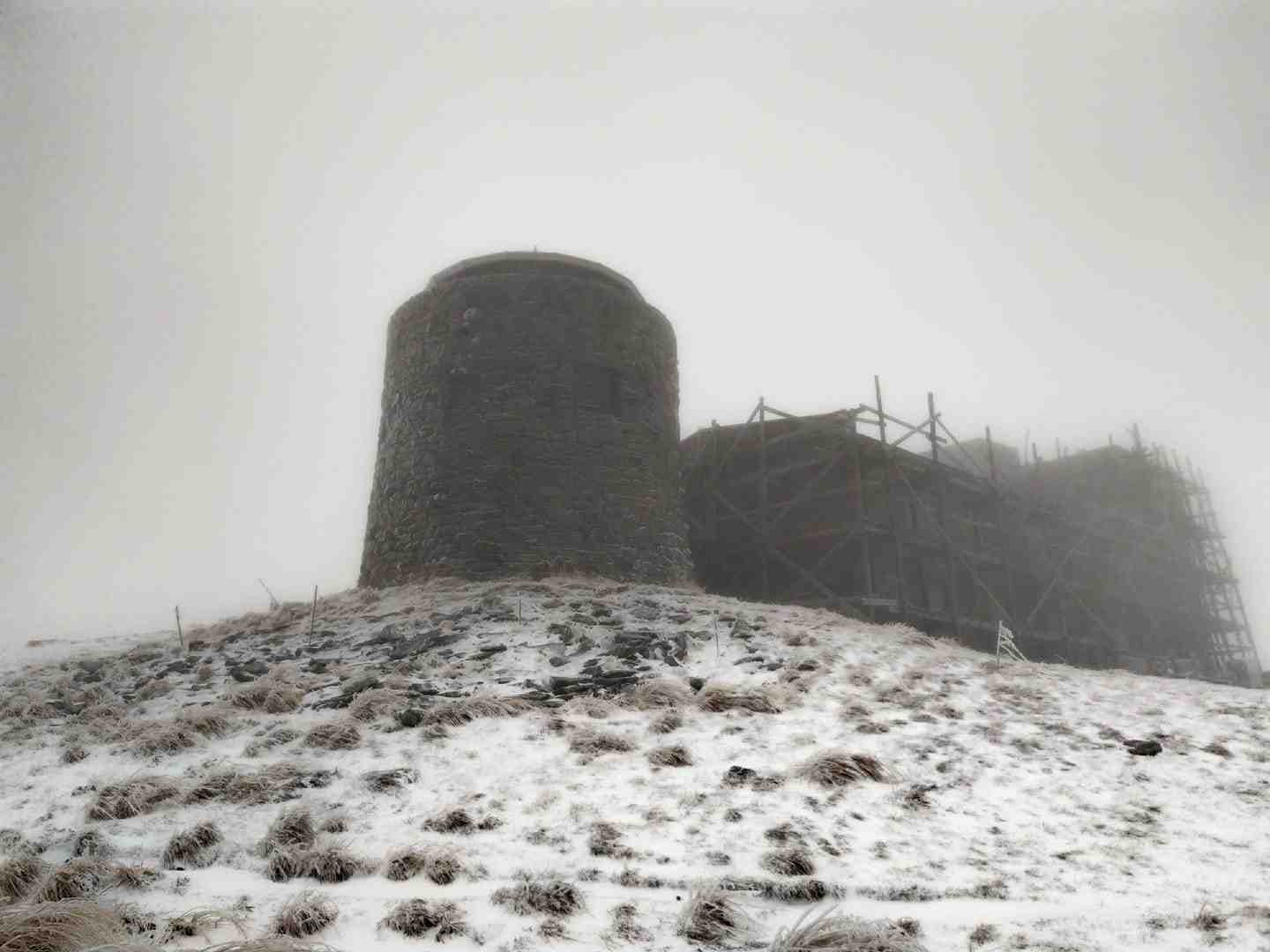 На високогір’ї Карпат випав сніг (ФОТО)