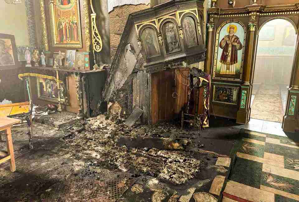 На заході України через замикання електромережі загорілася церква