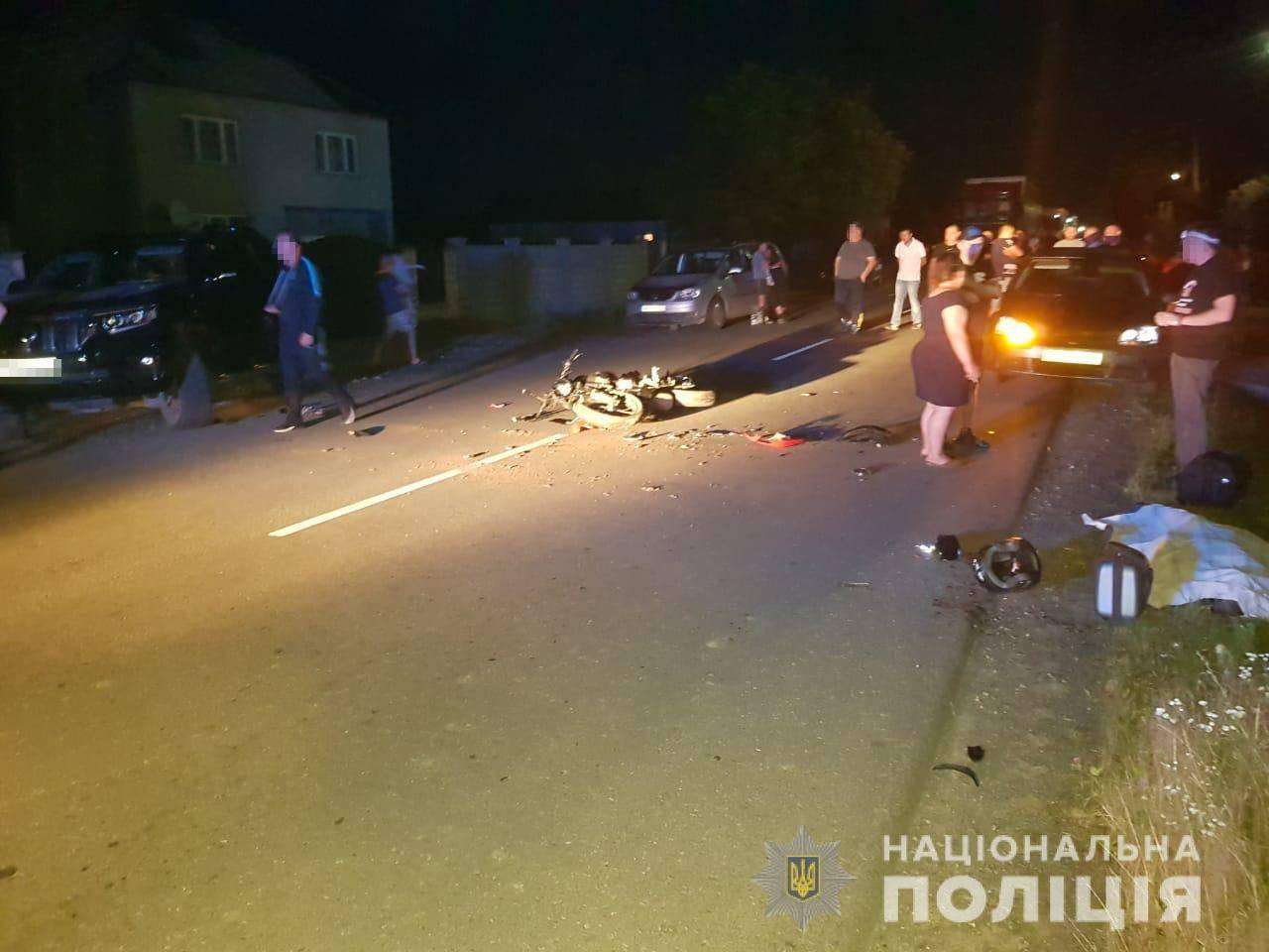 На Закарпатті депутат на смерть збив мотоцикліста (фото)