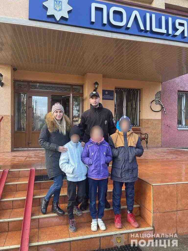 На Закарпатті поліцеські вилучили з сім’ї трьох дітей