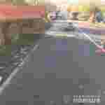 На Закарпатті водій легковика протаранив вантажівку (фото)