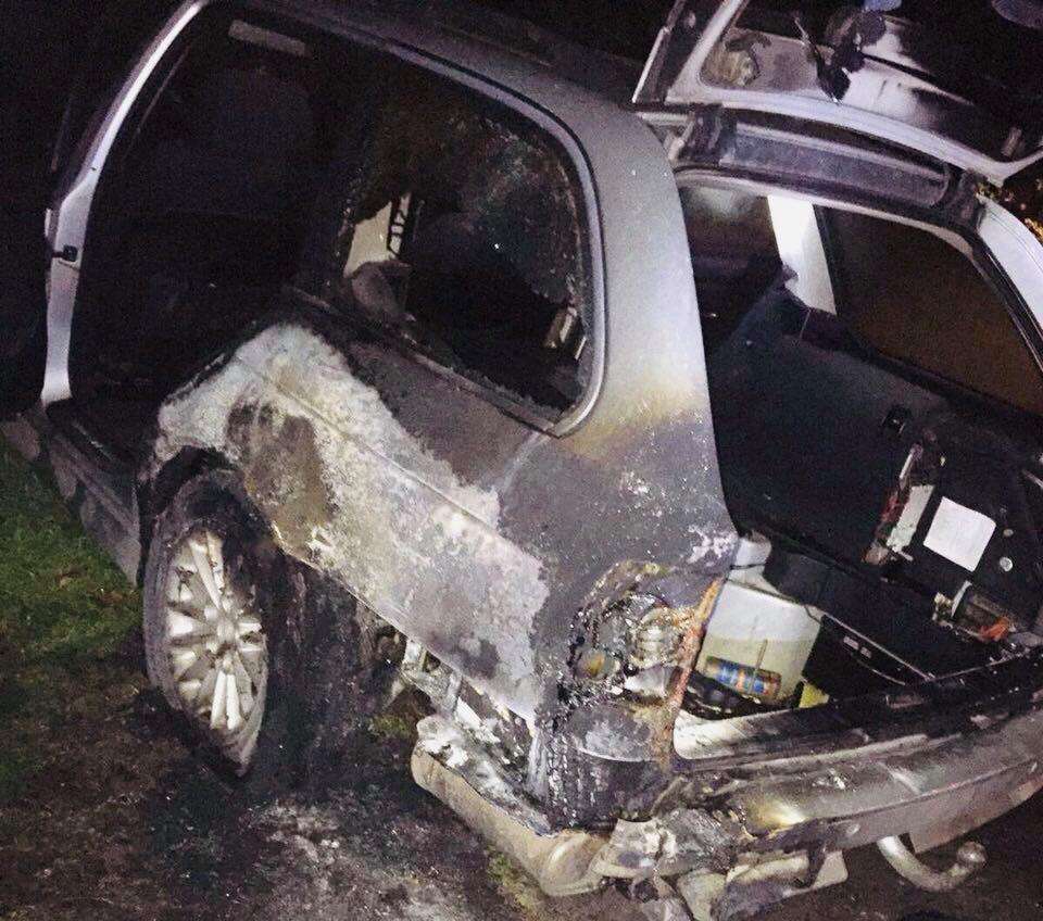 На Жовківщині згоріла вщент автівка «BMW» (фото)