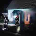На Золочівщині власника палаючого будинку з пожежі врятували сусіди (фото)