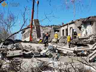Надзвичайники завершили рятувальні роботи в селі Зелений Гай внаслідок артобстрілу (ФОТО)