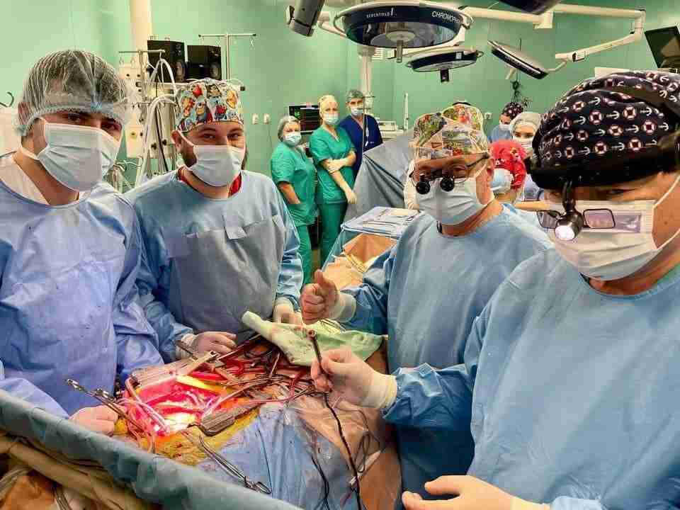 Надзвичайно складна операція: українські лікарі дістали металевий уламок із серця військовослужбовця (ФОТО)