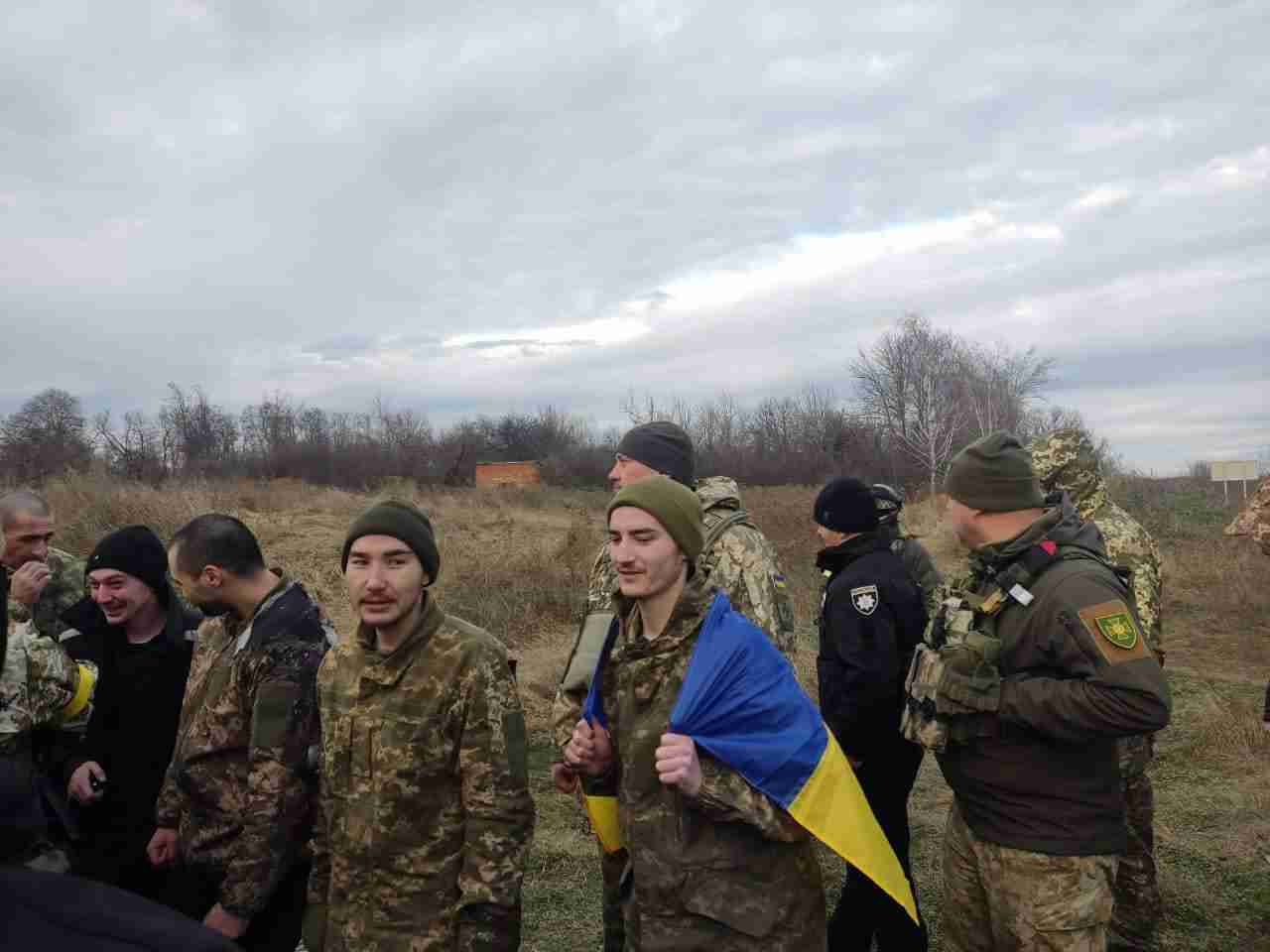 Нарешті вдома: Україна повернула з російського полону ще 50 військових (ФОТО)