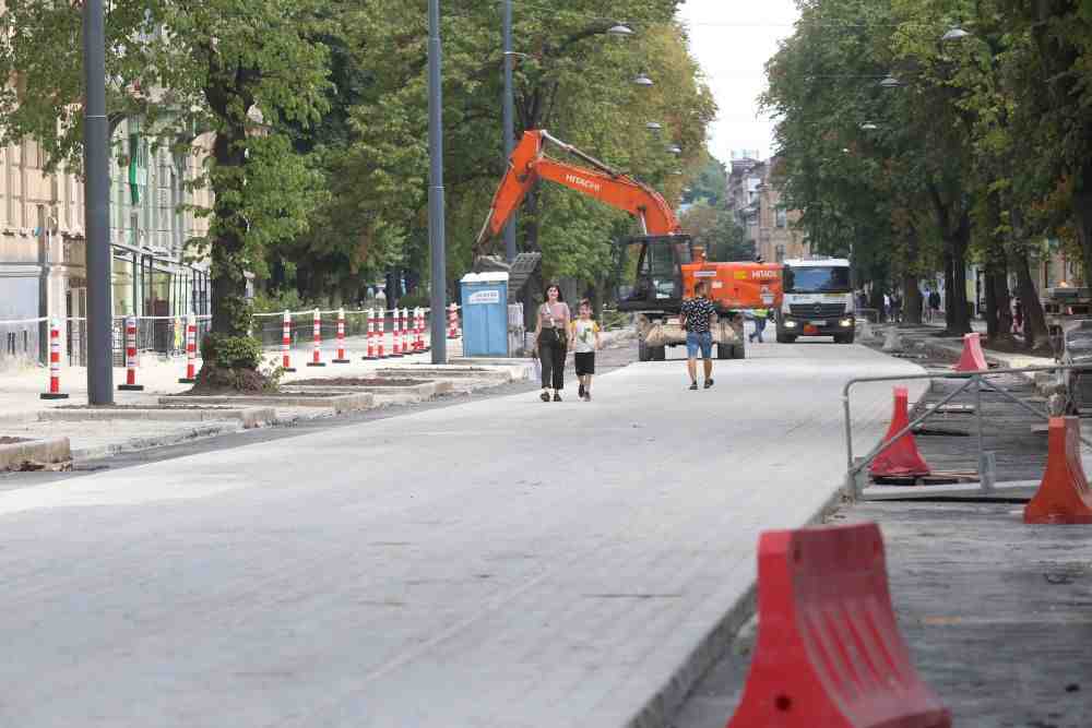 Наступного місяця у Львові планують відкрити нову ділянку відремонтованої вулиці Степана Бандери (ФОТО)