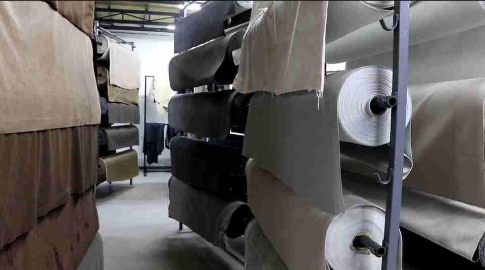 Найбільший вибір вишуканих тканин і фурнітури для меблів в одному місці у Львові (ВІДЕО)