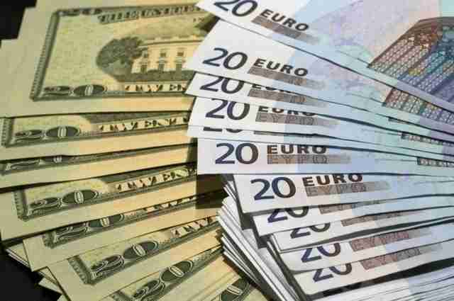 НБУ встановив офіційний курс валют на понеділок, 11 березня