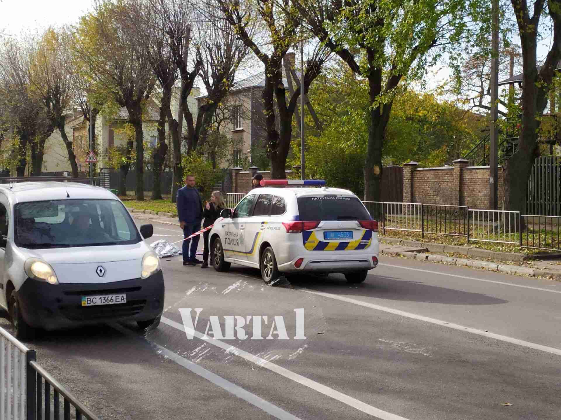Неможливо опізнати: у Львові автомобіль збив пішохода (ФОТО 18+)