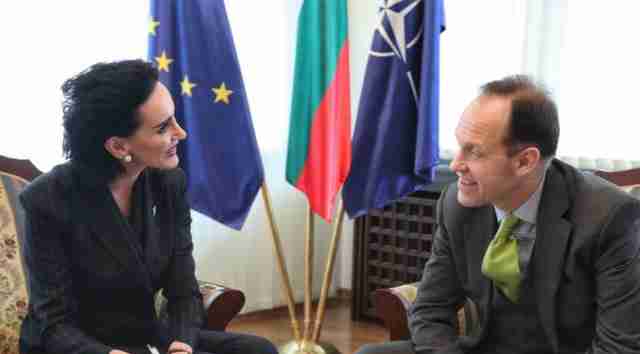 Нова пані посол в Болгарії сексологиня Ілащук приступила до виконання обов’язків (ФОТО)