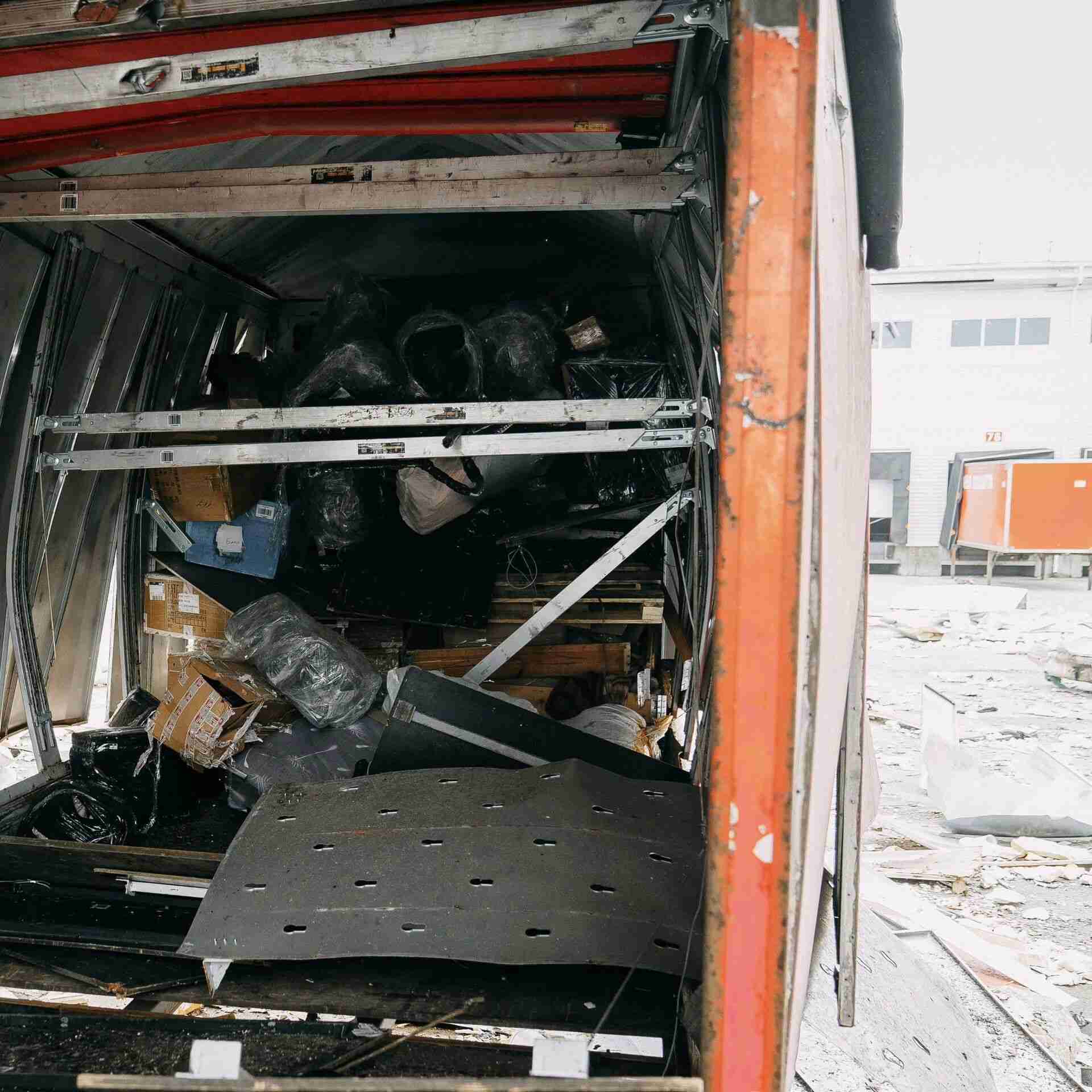 «Нова пошта» показала фото та відео зі зруйнованого росією терміналу