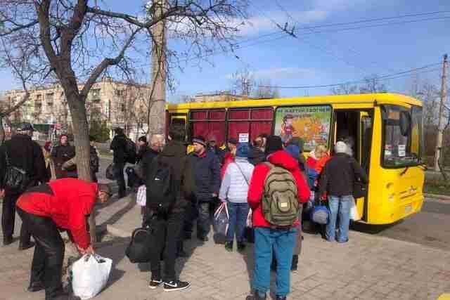 Очільник ОВА розповів, коли відновиться евакуація з Луганської області