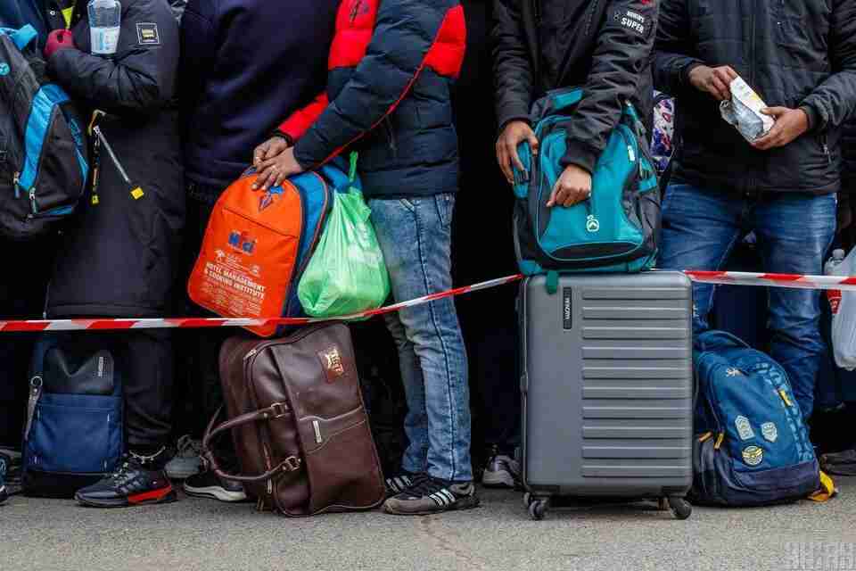 Одна з європейських країн запевнила, що не позбавлятиме українських чоловіків статусу біженців