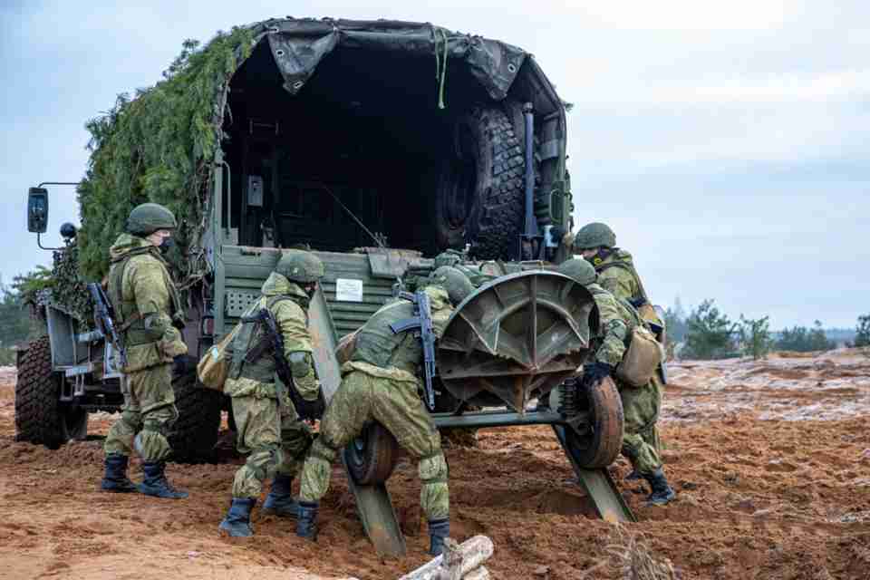 Окупанти крадуть вагони на півдні країни і переправляють в Крим - Подоляк