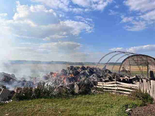 Окупанти на Сумщині знищили десяток могил та пошкодили будинки (ФОТО)