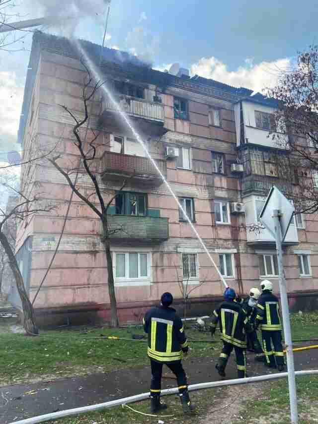 Окупанти обстріляли Сєвєродонецьк: знищують житлові будинки (ФОТО)
