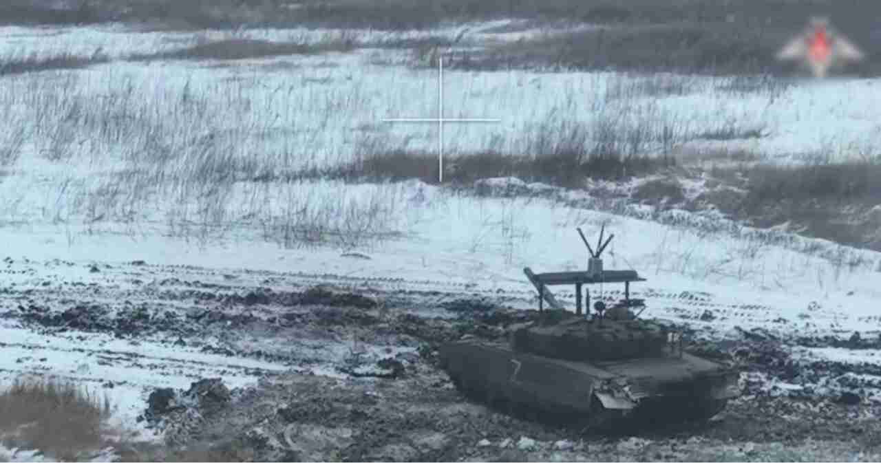 Окупанти почали встановлювати на танки нові комплекси РЕБ: що це означає
