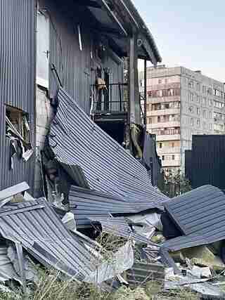 Окупанти вдарили по житловому кварталу Запоріжжя: є загиблі та поранені (ФОТО/ВІДЕО)