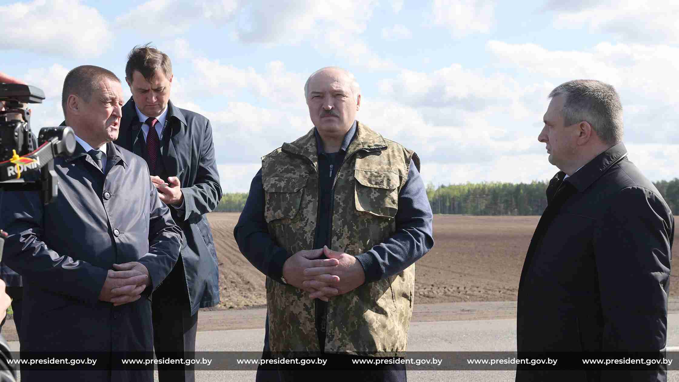 Олександр Лукашенко заявив, що Польща і Україна не збираються нападати на Білорусь