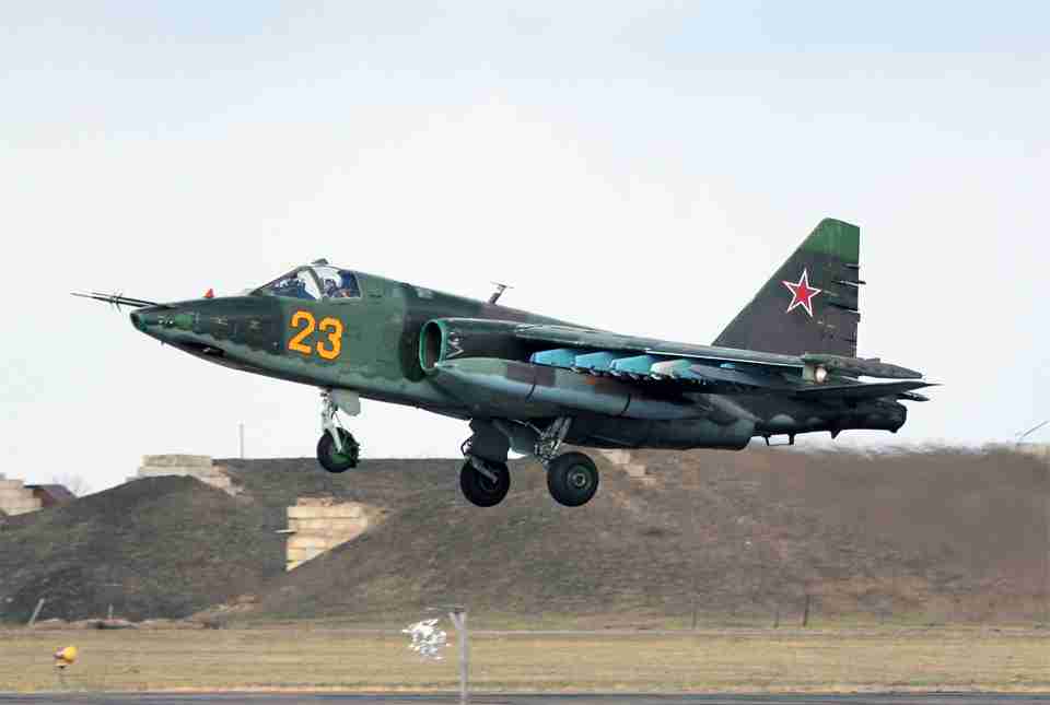 Останнє піке російського штурмовика Су-25 та дрона-камікадзе «Shahed-136»